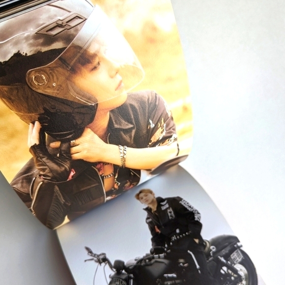 EXO The 5th Album 'DON'T MESS UP MY TEMPO' Photobook + CD - Picture 9 of 10